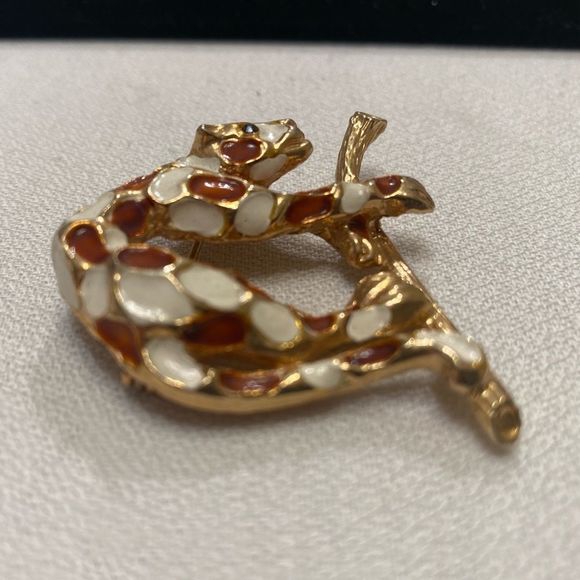 Vintage Gold And Enamel Jaguar Brooch Or Pin - Picture 12 of 12